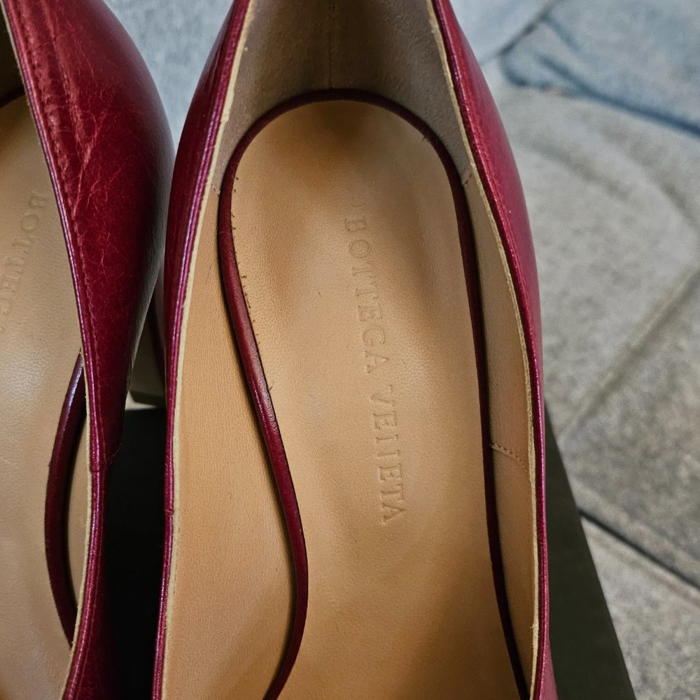 Bottega Veneta Bordeaux Leather Round-Toe Heels. Can say runs a little big - Picture 4 of 8